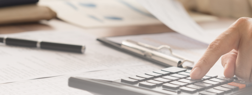 What are the warning signs of insolvency an accountant should be on the lookout for?